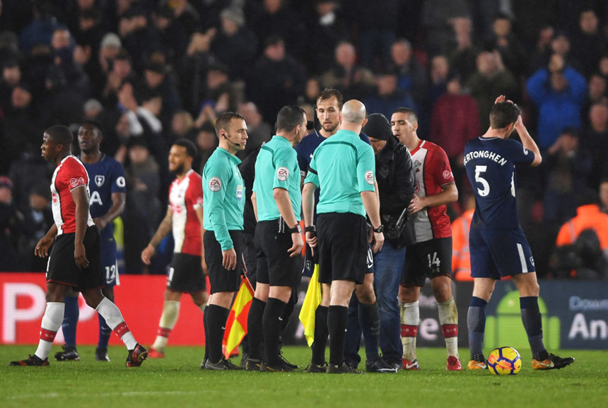 Harry Kane ghi bàn, Tottenham vẫn hụt hơi trong cuộc đua top 4